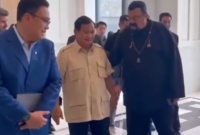 Presiden RI Prabowo Subianto bertemu dengan aktor laga senior asal Amerika Serikat Steven Seagel. (Instagram.com @2.prabowo)

