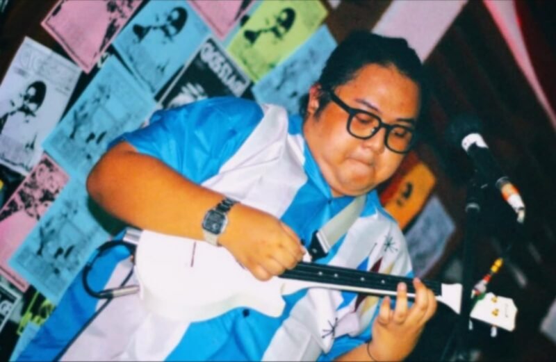 Musisi Gusti Irwan Wibowo atau yang dikenal dengan nama panggung Gustiwiw tutup usia. (Instagram.com @gustiwiw)