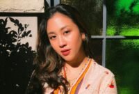 Sherina Munaf memeluk kucing Lili yang kurus usai diselamatkan. (Instagram.com @sherinamunaf)

